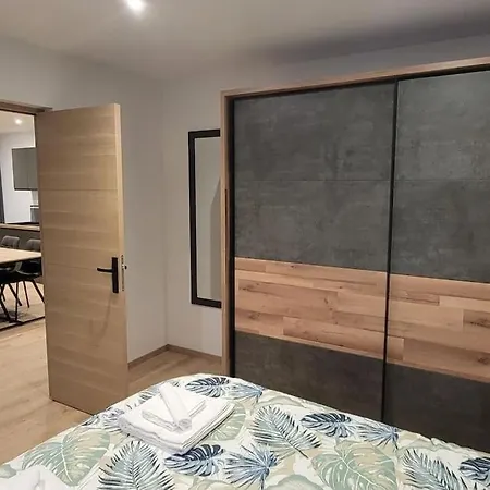 Apartment Superbe T2 Climatise, Idealement Situe *