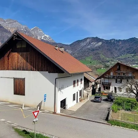 Superbe T2 Climatise, Idealement Situe * Ugine